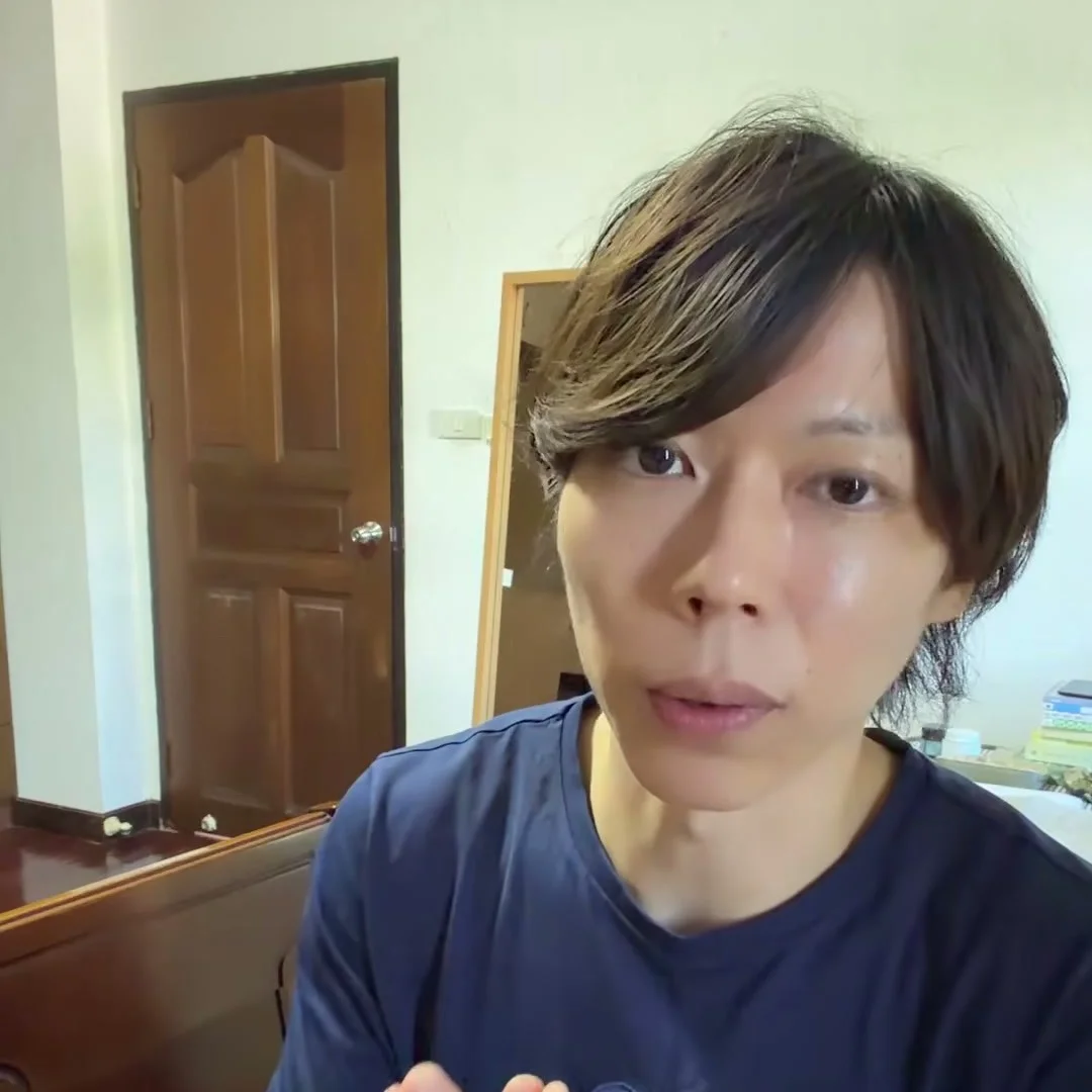 マナブさんが、フリーランスになった後の感覚は圧倒的に孤独だと話している場面の動画キャプチャ
