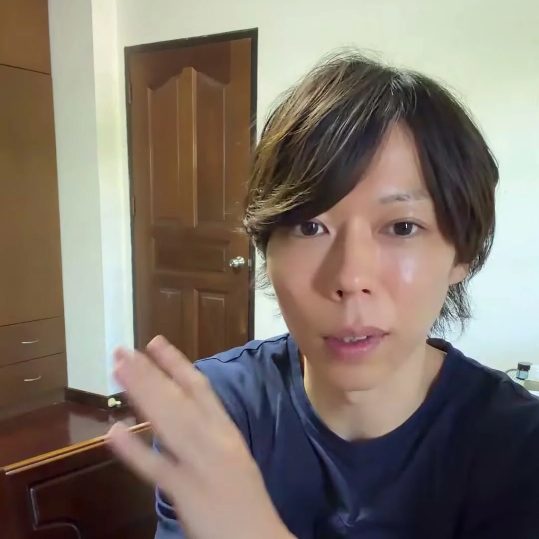 マナブさんが、すぐには稼げないとよくある質問に答えている場面の動画キャプチャ